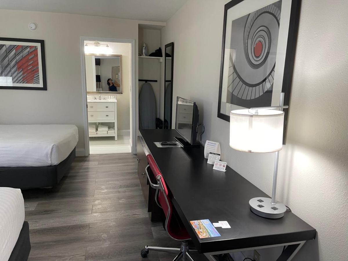 Remodeled, Huge Pool, Tiki Bar & Grill, Quiet Room Sarasota Luaran gambar